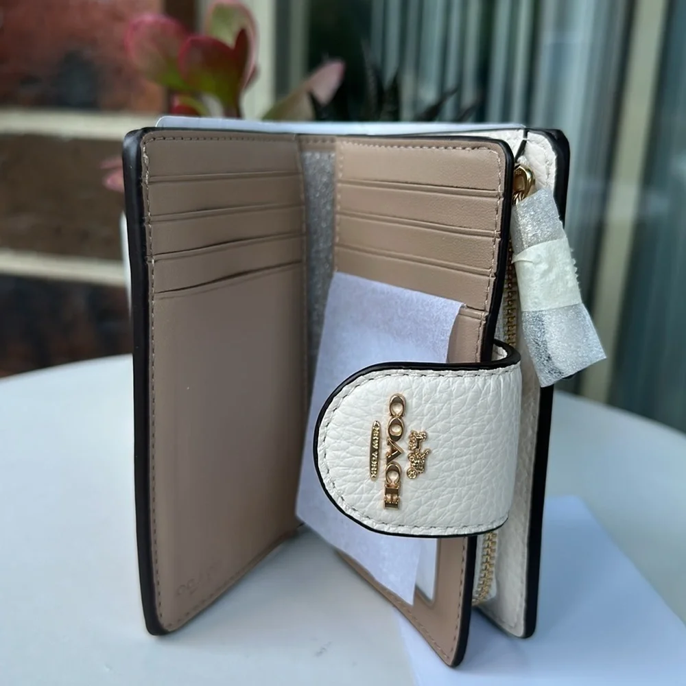 NEW Coach Medium Corner Zip Wallet With Sketch Print